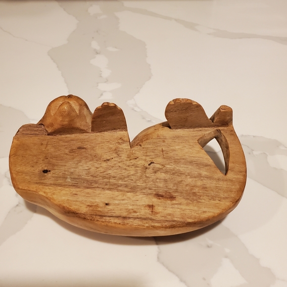 Hand carved napping cat, missing part of ear and leg and tail - Picture 8 of 10